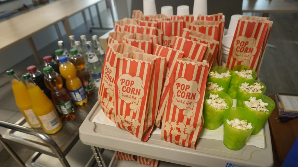 Popcorn beim Kinoabend im Seniorenzentrum am Wasserturm