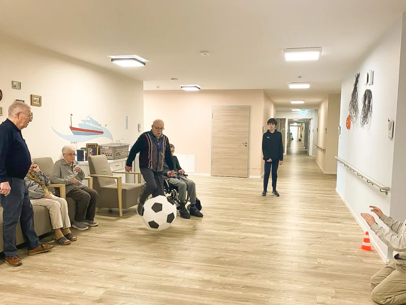 Fußball im Pflegeheim