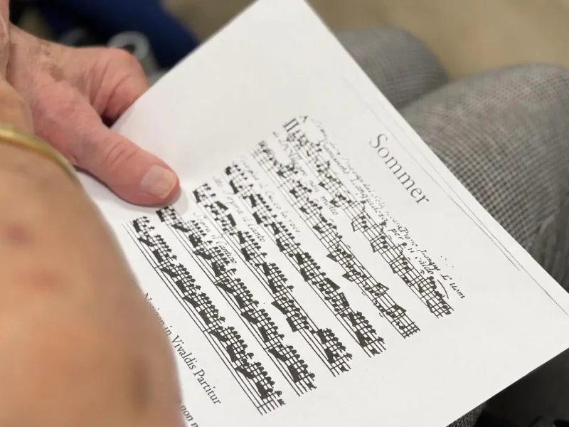 Nahaufnahme eines Notenblatts mit Vivaldis „Sommer“ aus den Vier Jahreszeiten.